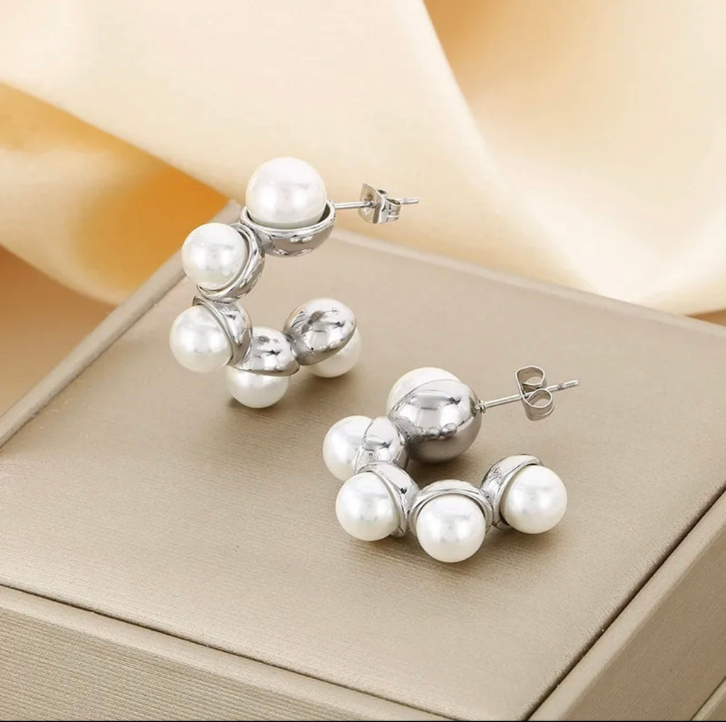 Big Pearls Hoop in Silver