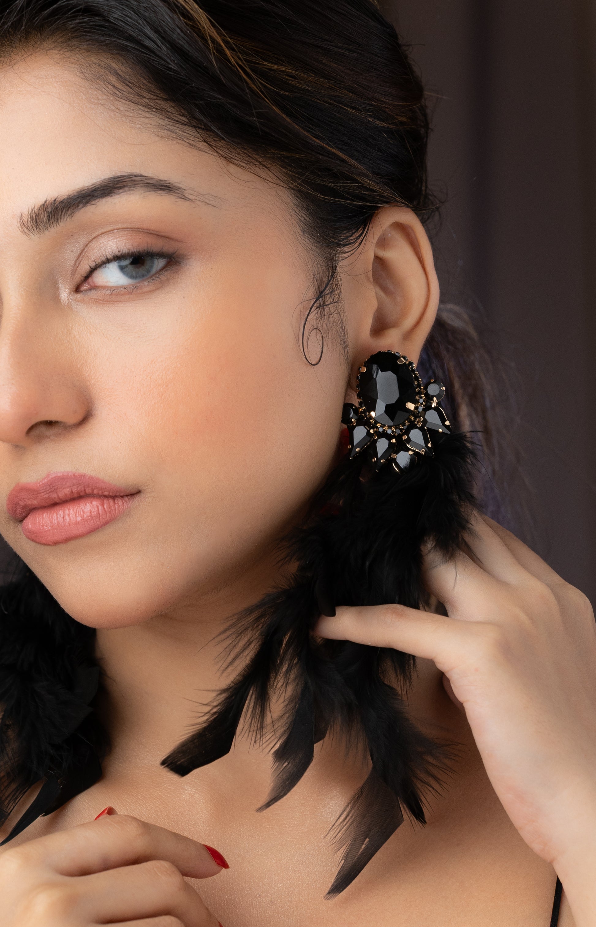 Feather Stone Earring in Black