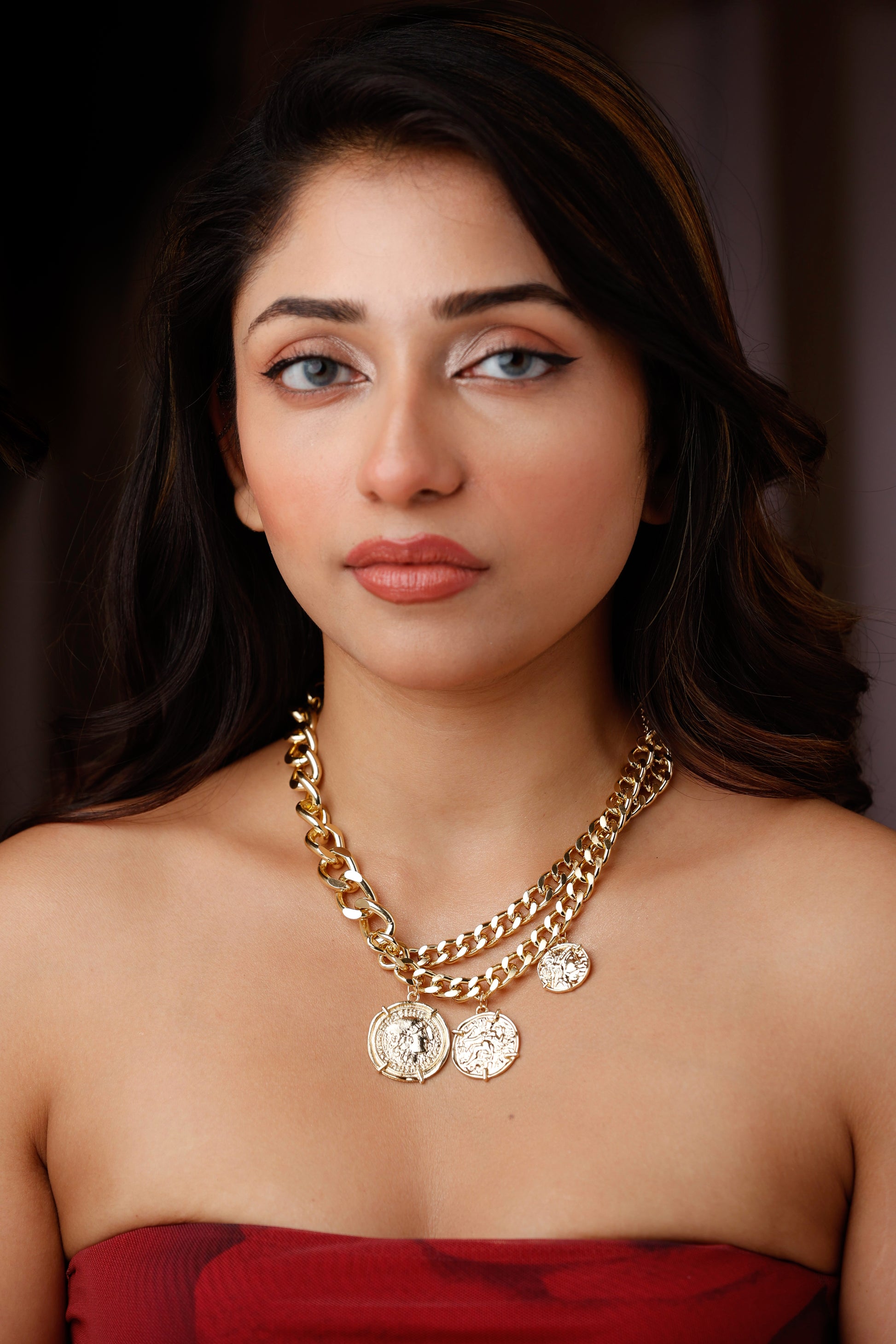 Coin Style Statement Piece Neckpiece in Gold