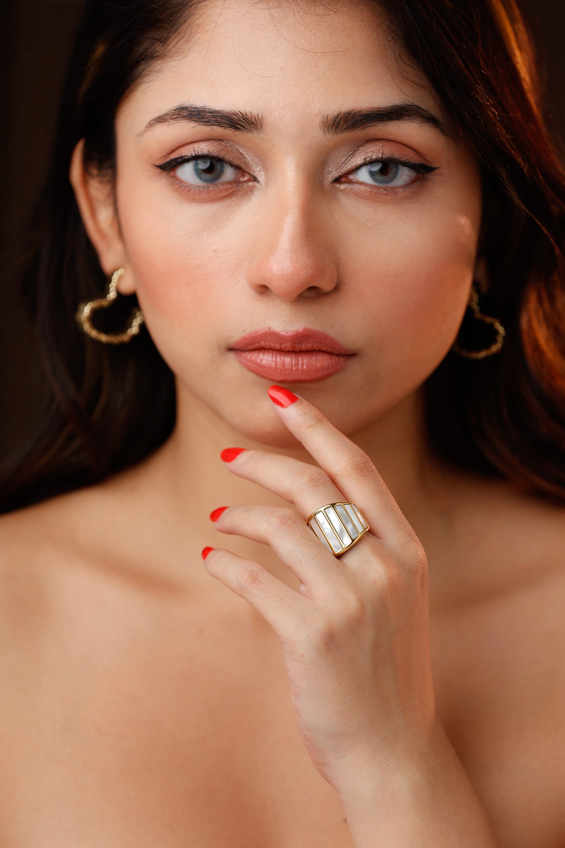 Long Ribs Rings in White (Size 7)