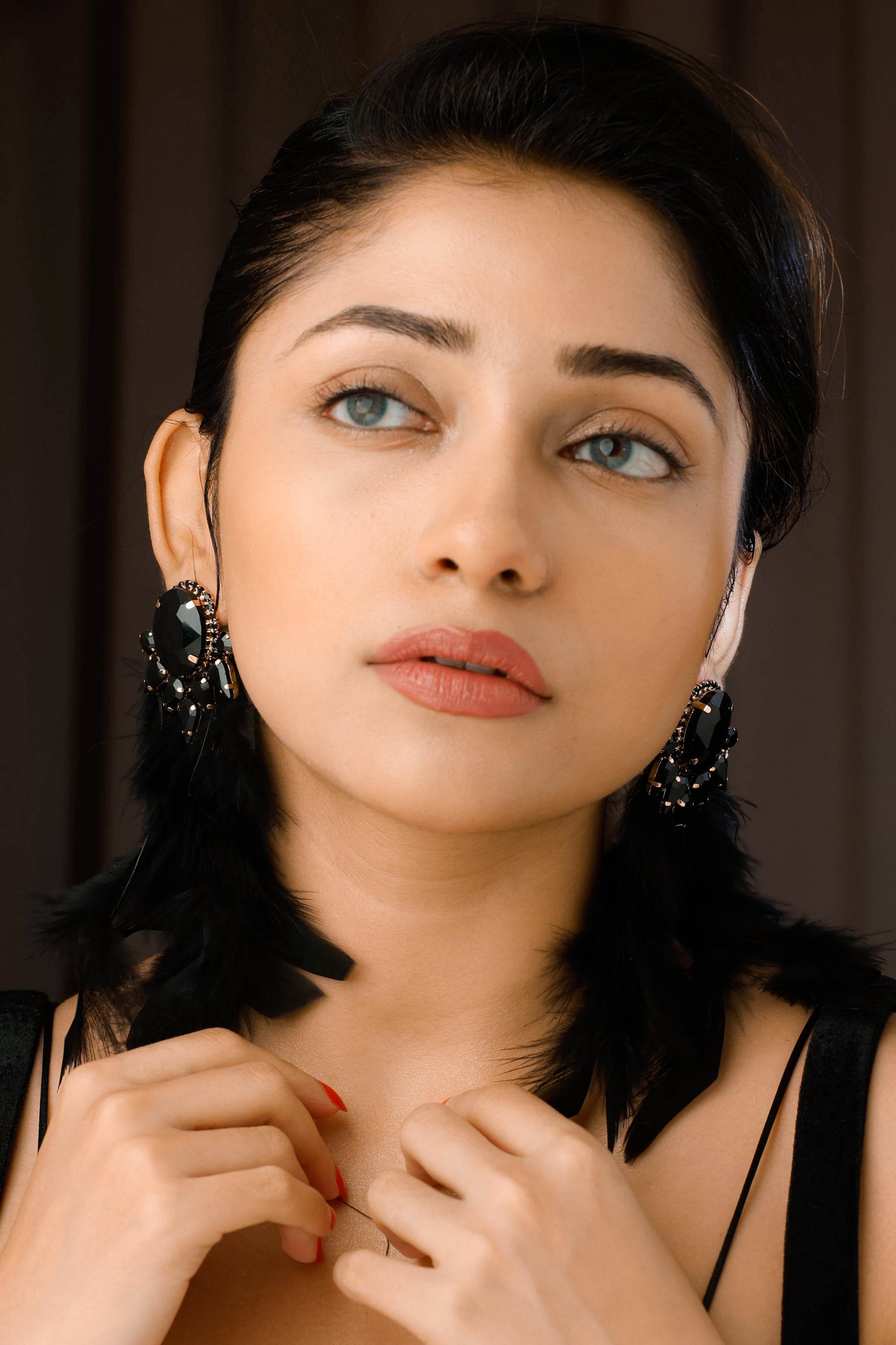 Feather Stone Earring in Black