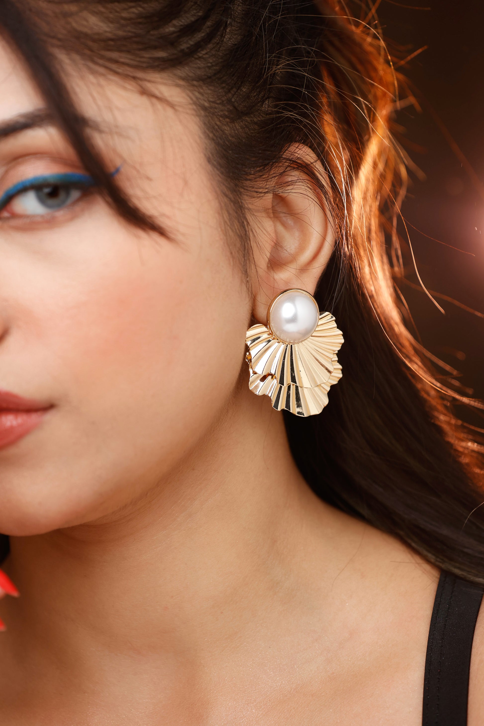 Double Layered Pearl Stud Earring