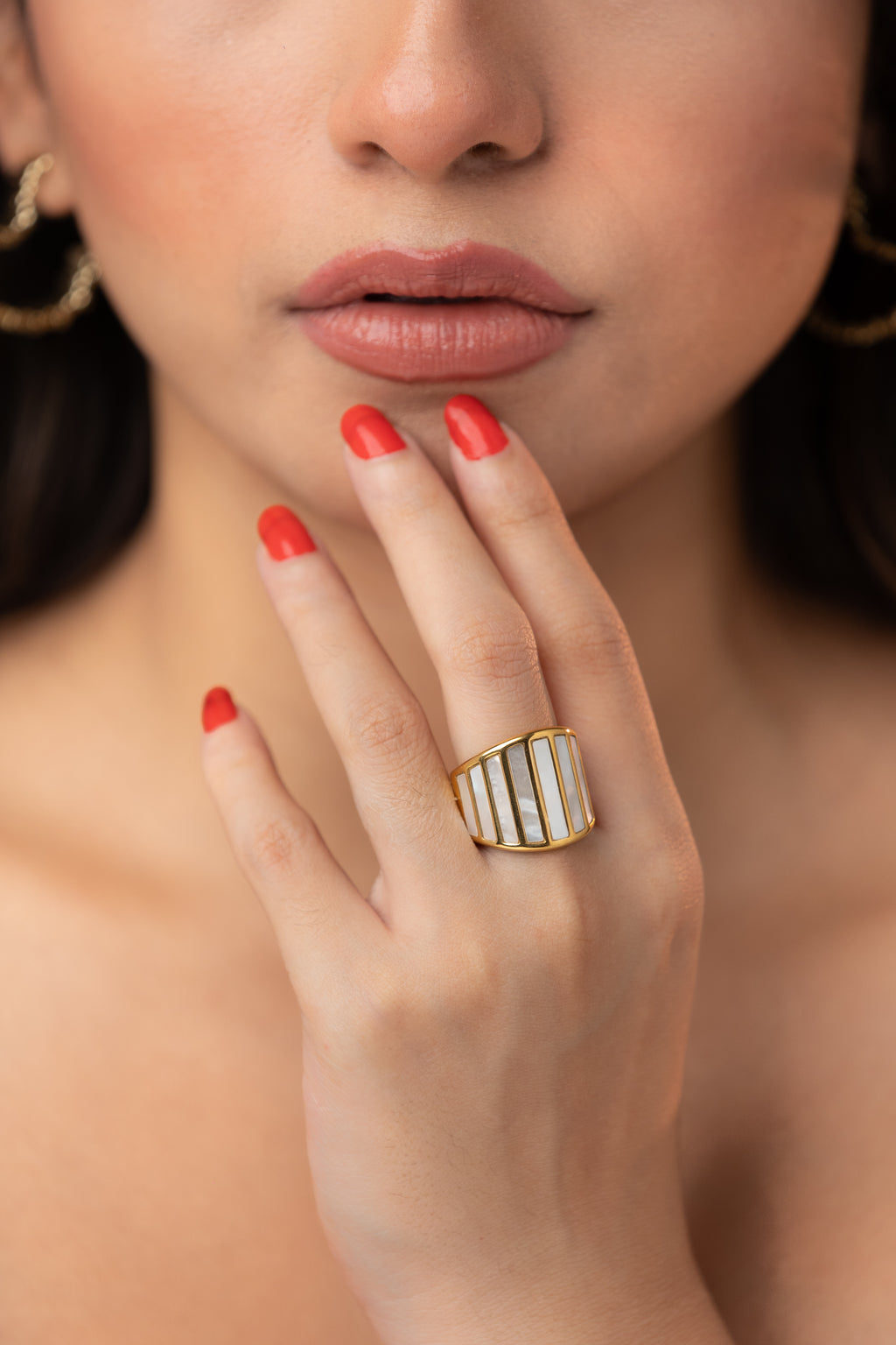 Long Ribs Rings in White (Size 7)