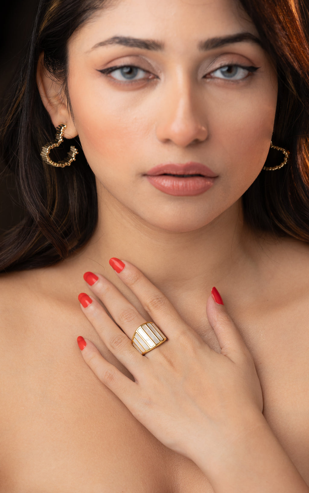 Long Ribs Rings in White (Size 7)