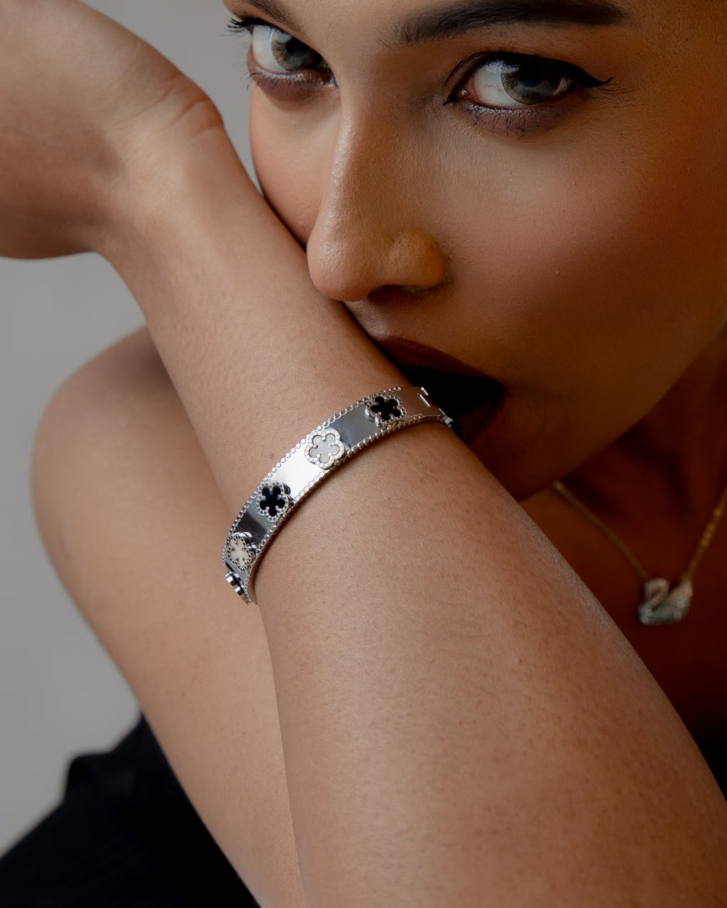 Noir Clover Luxe Silver Bracelet (Gold Plated)