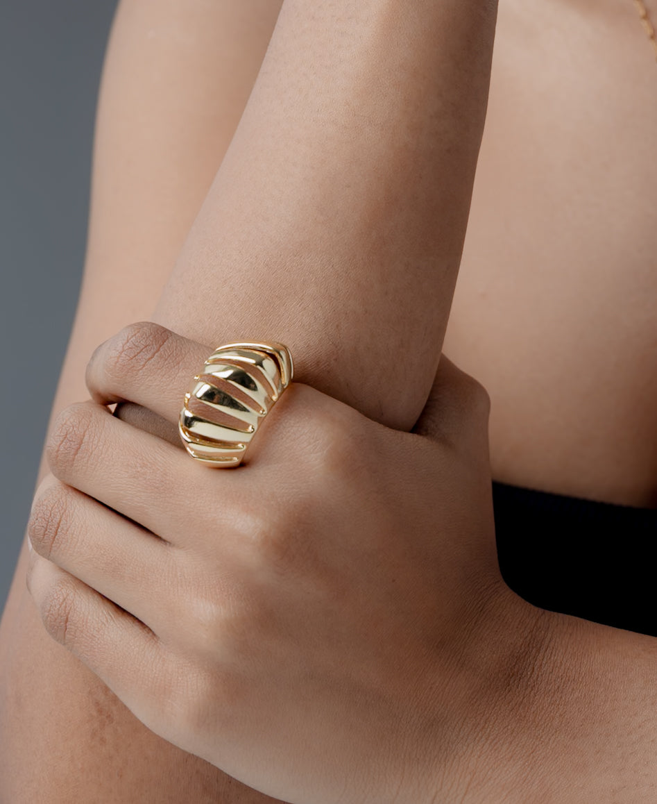 Helix Sculpt Statement Ring – Gold