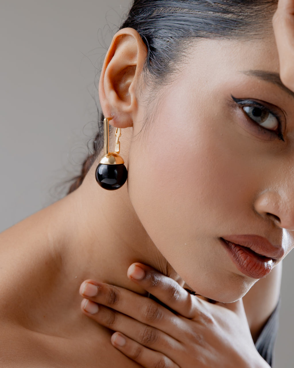 Noir Pearl Drop Link Earrings - Gold Plated