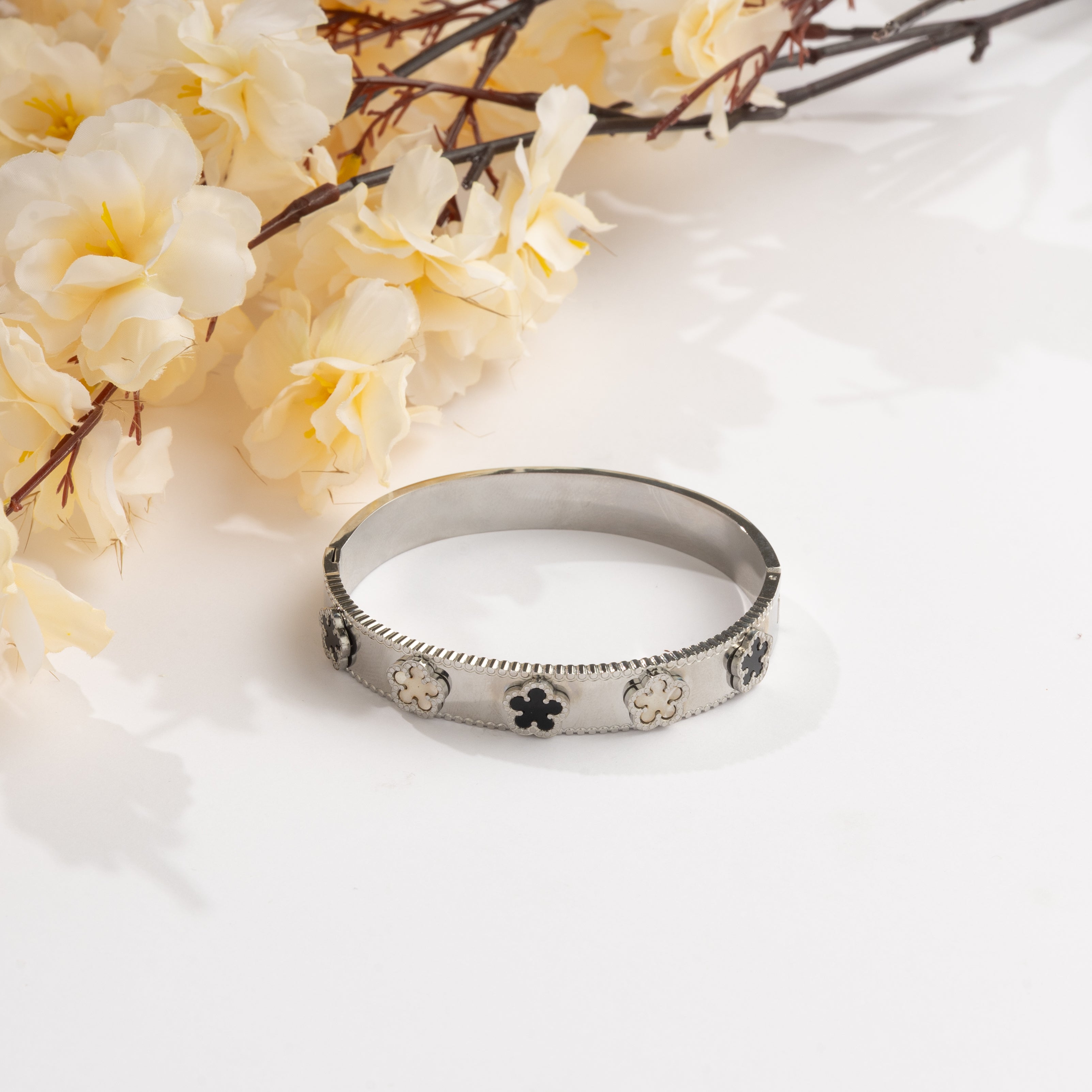 Noir Clover Luxe Silver Bracelet (Gold Plated)