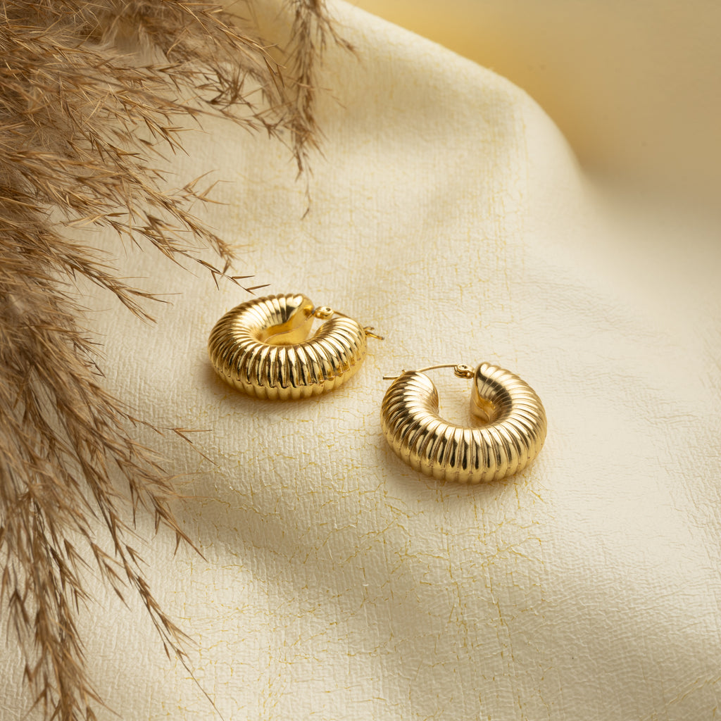 Luna Ribbed Gold Hoop Earrings - Gold Plated
