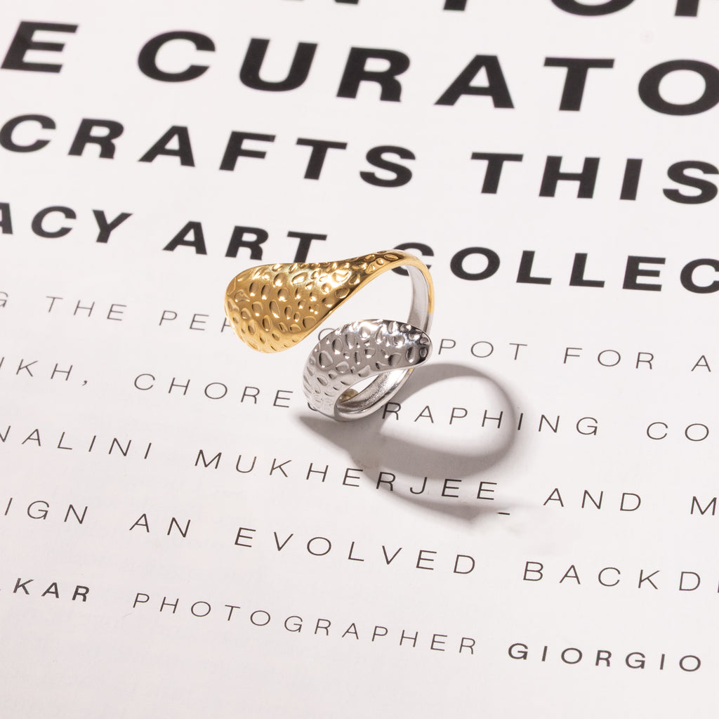 Aurora Texture Adjustable Ring – Dual Tone (18K Gold Plated)