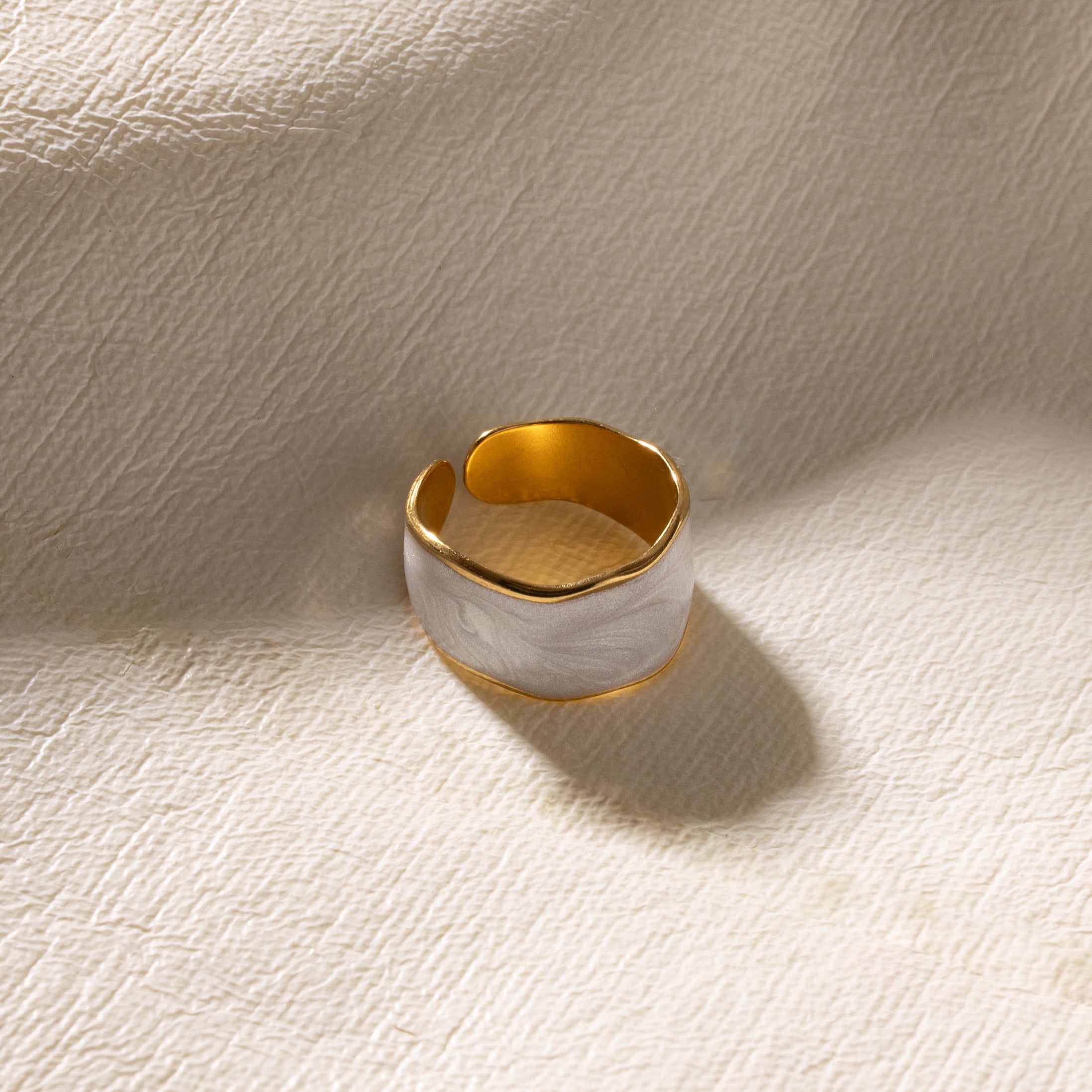 Noir Wave Adjustable Ring – Gold & White